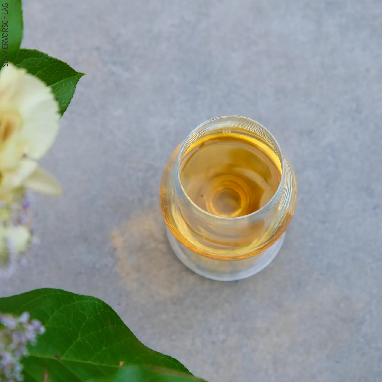 Ein Glas Butterscotch Apfel Likör