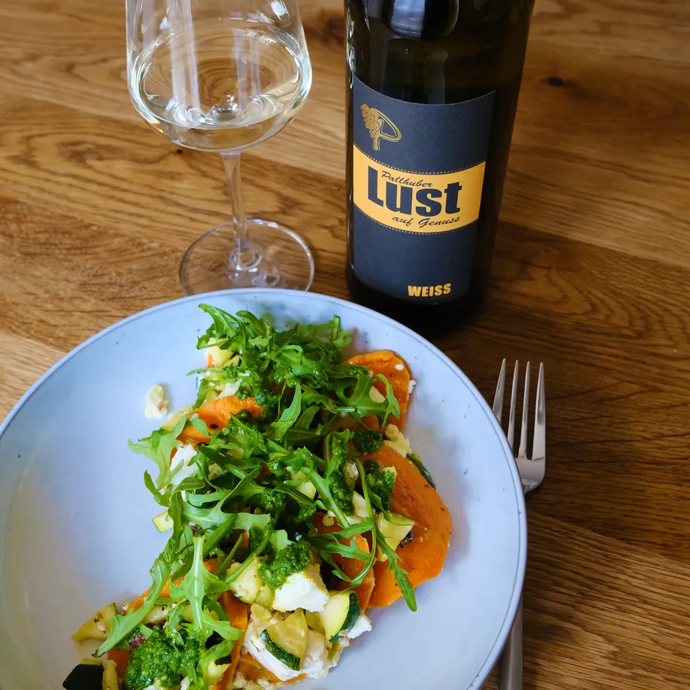 Gebackene Süßkartoffeln mit Feta und Zucchini Gebackene Süßkartoffeln mit Feta und Zucchini