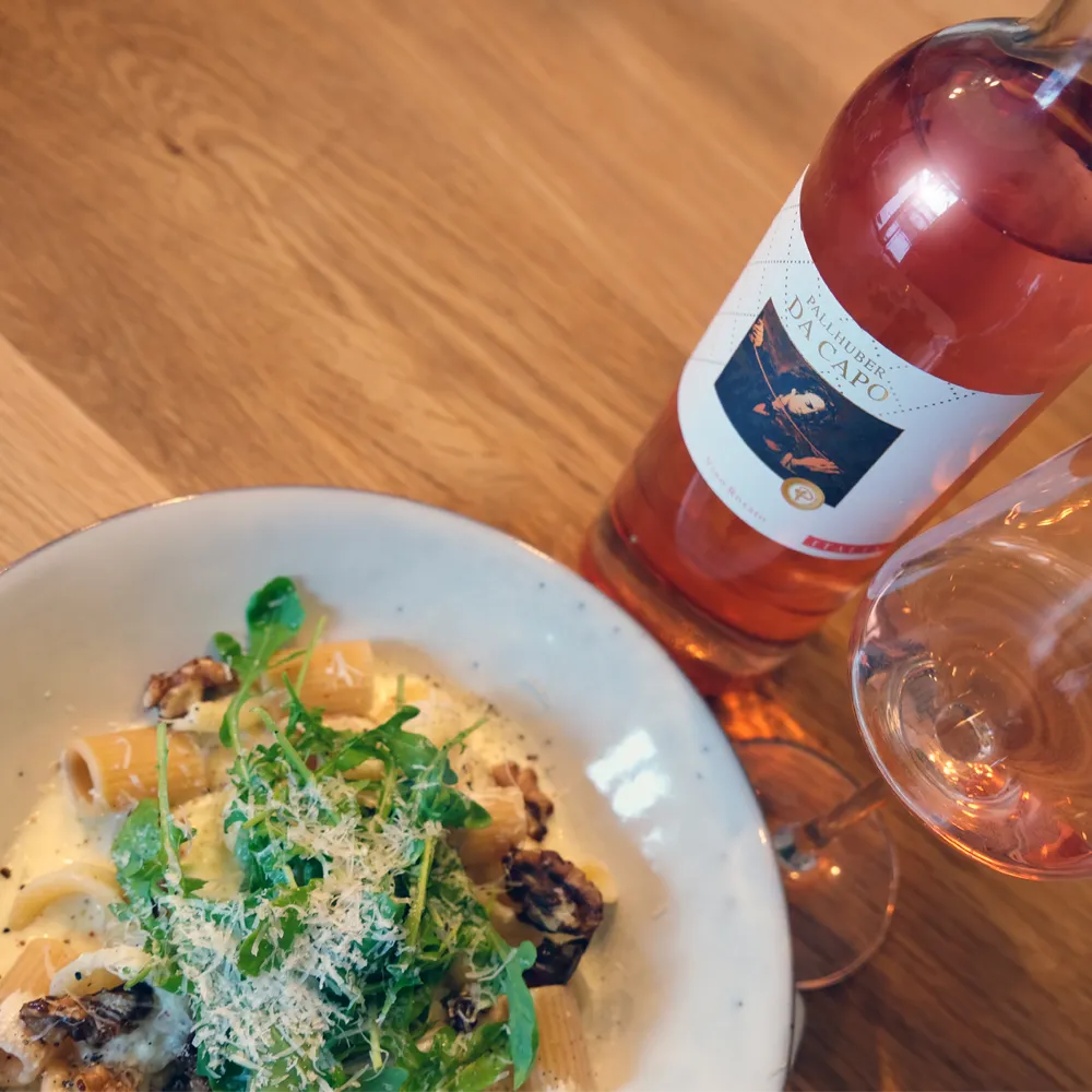 Rigatoni mit Ziegenkäse und karamellisierten Walnüssen