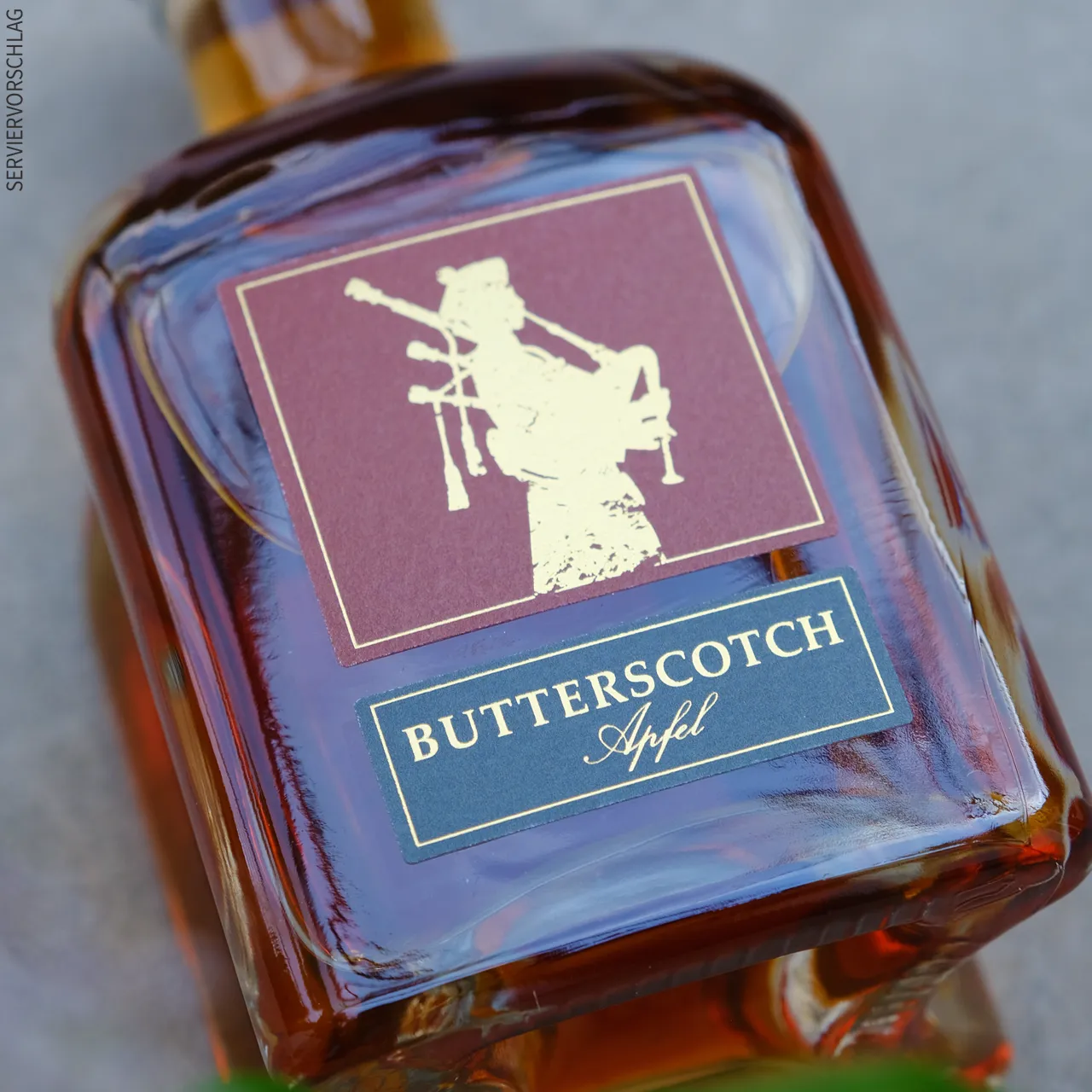 Eine glänzende Schönheit Etikett Butterscotch Apfel Likör